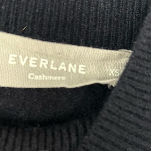 Everlane Cashmere Black Sweater - Picture 5 of 8